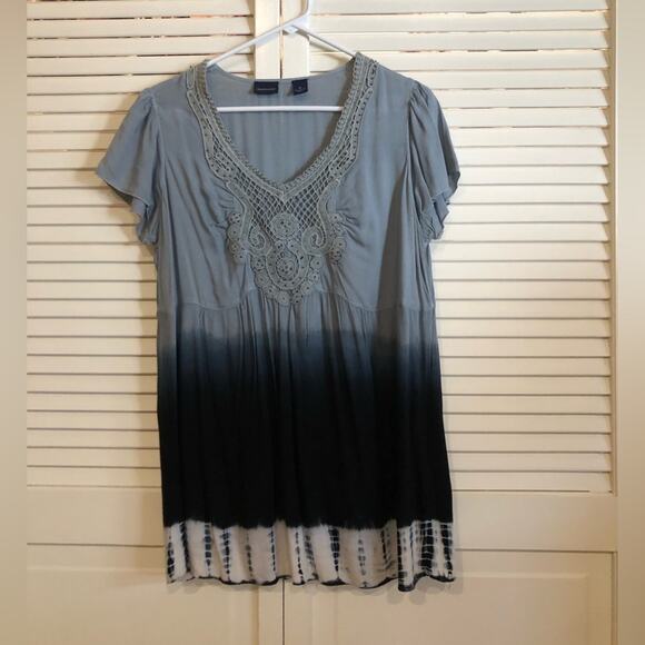 Westbound Embroidered Ombre Short Sleeve Blouse - Picture 2 of 5